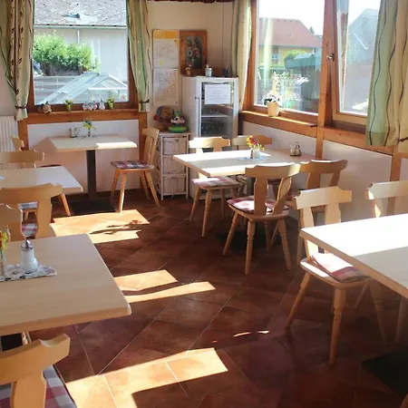Gaestehaus Christa **** Alojamento de Acomodação e Pequeno-almoço Leibnitz