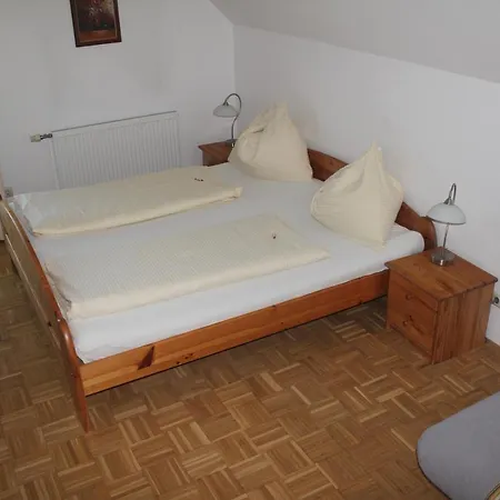 Gaestehaus Christa **** Bed & Breakfast
