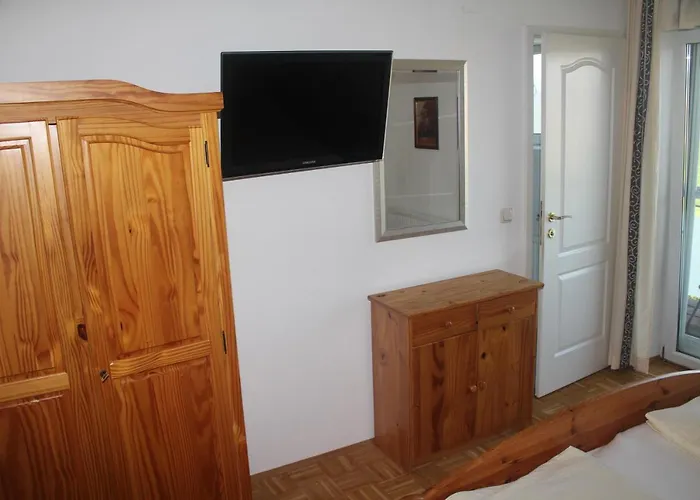 فندق مبيت وإفطار Gaestehaus Christa **** 3*